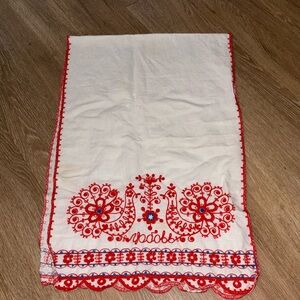 Handmade Hand Stiched embroidered Vintage Linen Table Runner Chickens box x